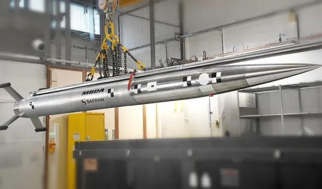 MBDA unveils 227 mm Thundart rocket as candidate for France’s FLP-T program