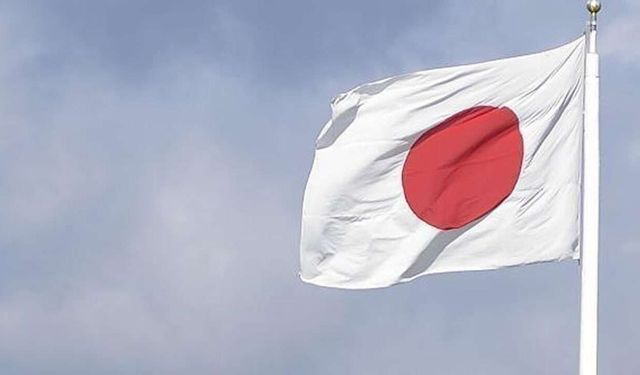 Japan accuses Chinese ships of trespassing