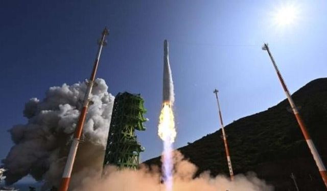 South Korea ‘successfully’ tests home-built space rocket