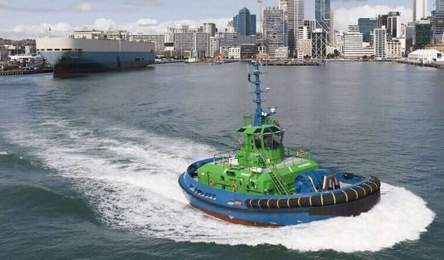 Damen Group’s innovative all-electric tug Sparky nominated for the Ship of the Year Award