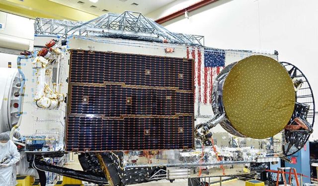 L3Harris space reflectors successfully deploy on the largest commercial satellite