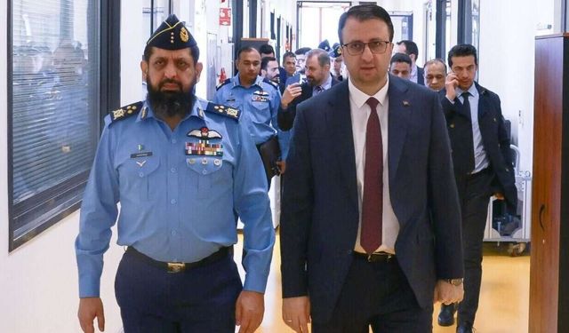 Pakistan Air Force Deputy Commander visits Turkish defense giant ASELSAN
