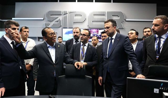 Malaysian Defense Minister pays visit to Turkish defense giant ASELSAN