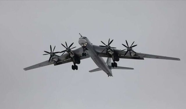 2 Russian strategic bombers carry out training flight over Chukchi Sea