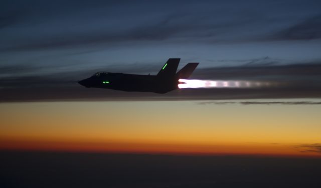 Swiss lawmakers slam U.S. over F-35 price hike