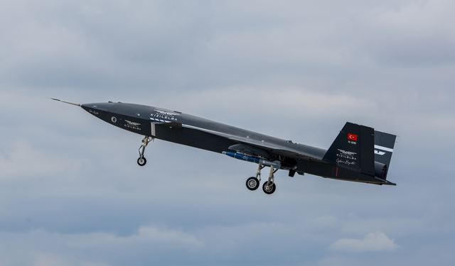 Bayraktar KIZILELMA completes test flight with ASELSAN’s AESA radar