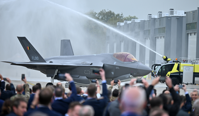 Belgium welcomes first F-35s as one faces technical issue