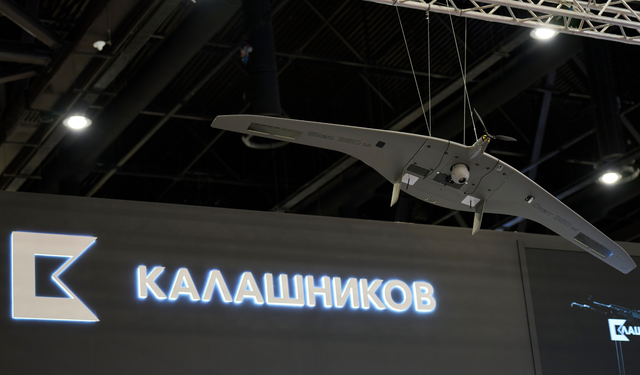 Kalashnikov’s SKAT-350M tracks and targets Ukrainian HIMARS (Video)