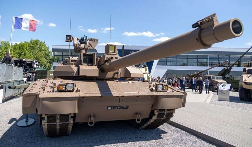 Nexter and Safran Electronics & Defense awarded contract for renovated Leclerc tank