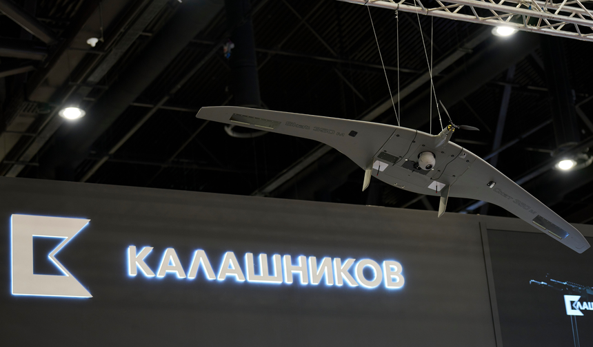 Kalashnikov’s SKAT-350M tracks and targets Ukrainian HIMARS (Video)